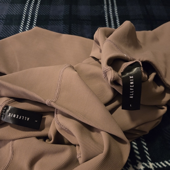 EUC ALLFENIX Active Set in Large - Picture 4 of 4